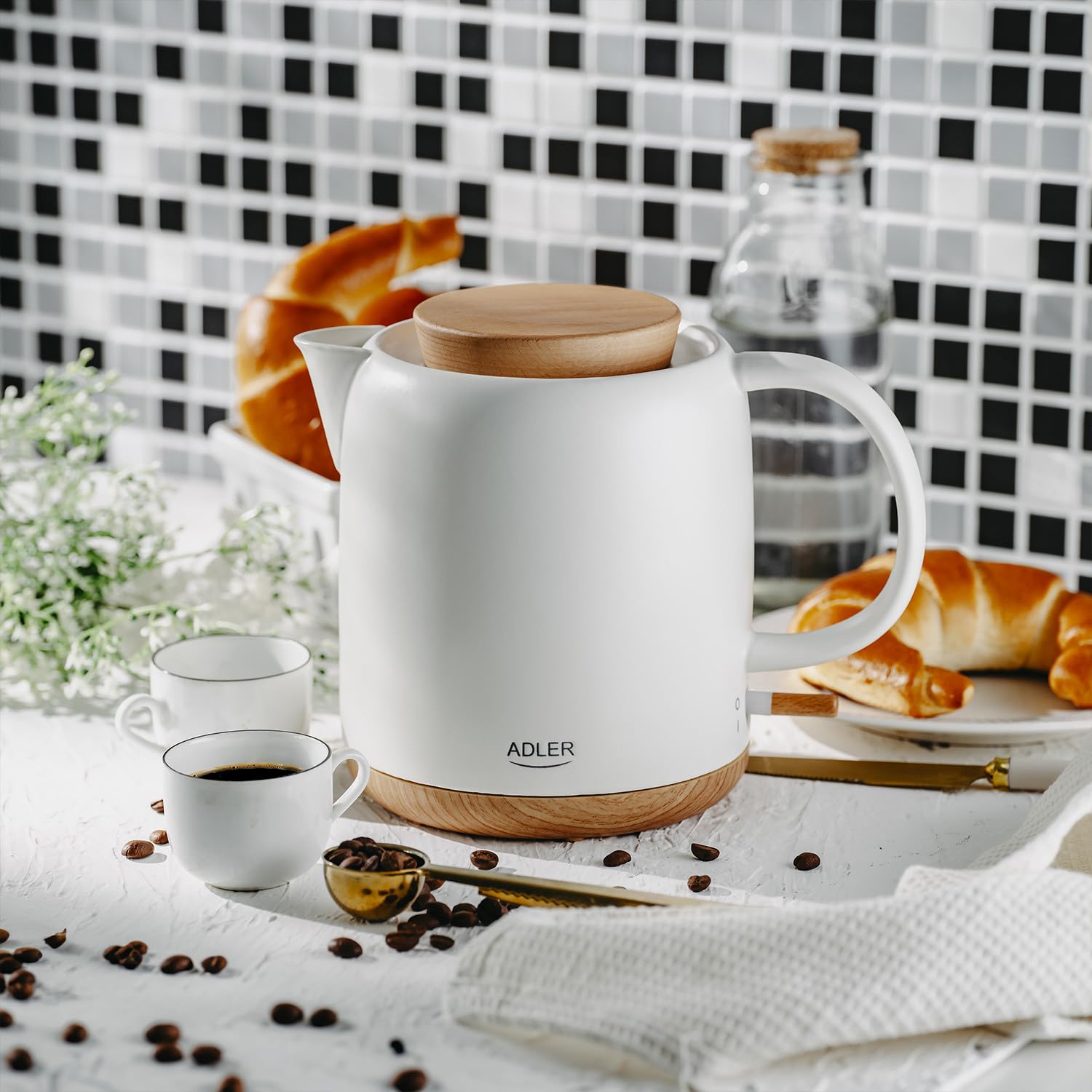 Bouilloire électrique Adler AD 1304 - en céramique, Capacité 1,0 L, 1200W - Protection automatique contre l'ébullition sans eau