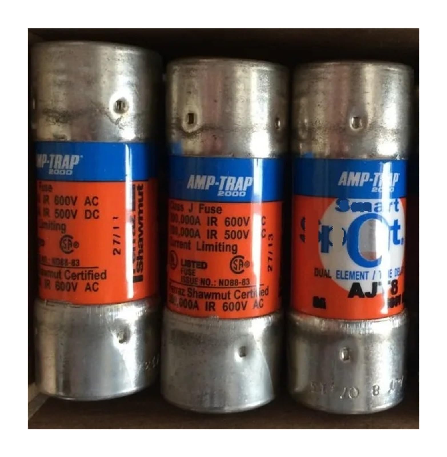 Fusible AJT4-1/2 600V pour résoudre les pannes de surtension sur machines