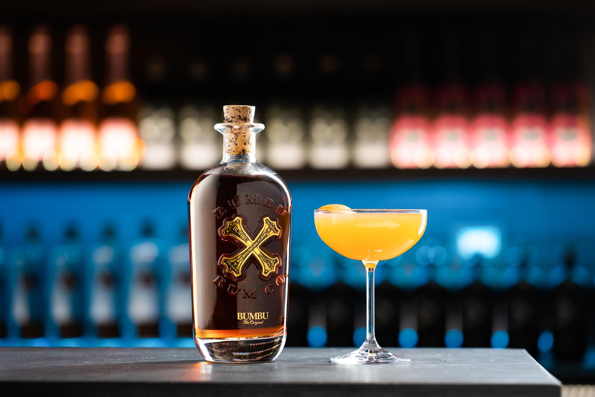 BUMBU The Original, Craft Rum Flavour Spirit, Bourbon-Fass gereift, für Cocktails oder auf Eis, karibischer Rum in der 0,7 Liter Flasche, 40% Vol