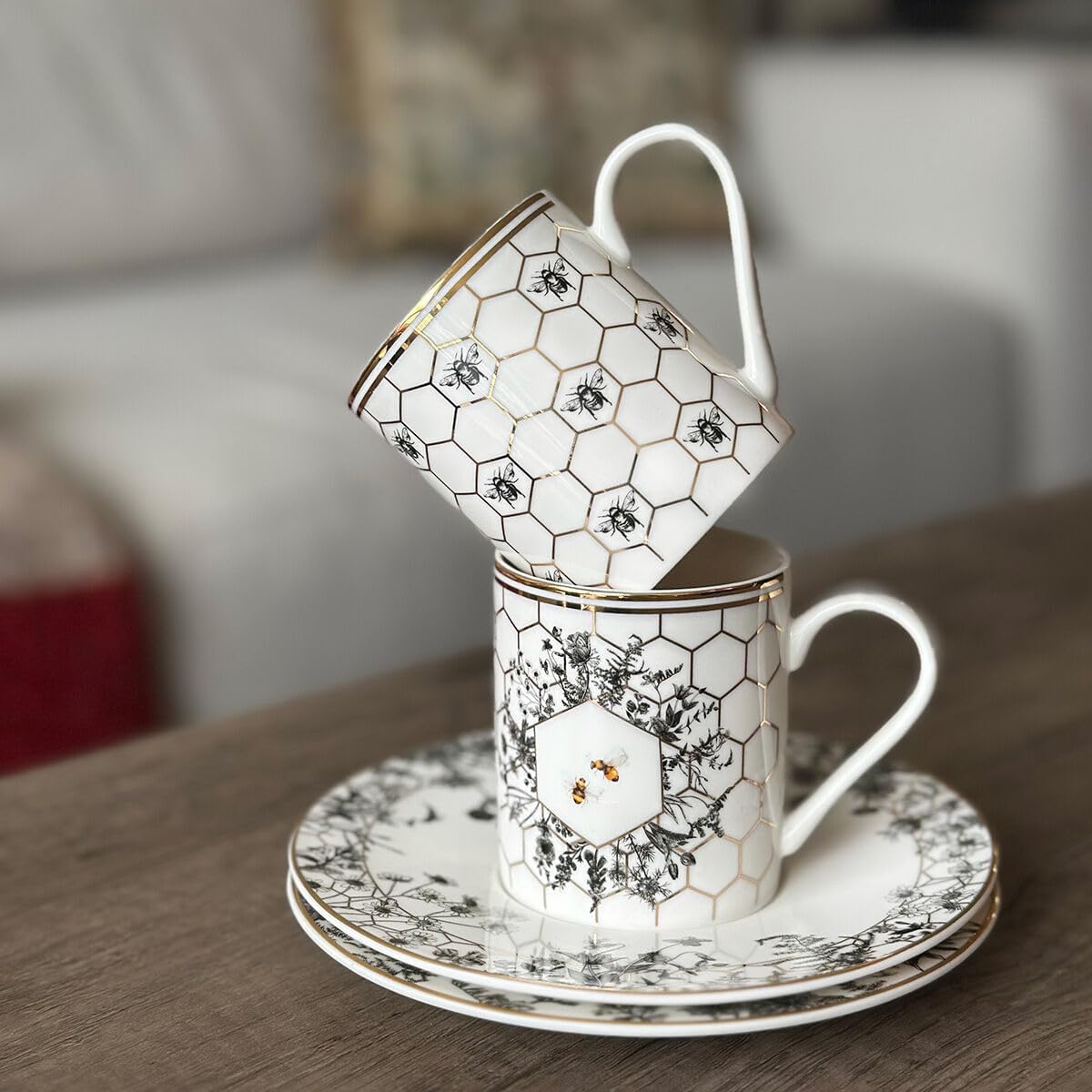 STP GOODS Gold Honeycomb Bone China Espresso Cup with Saucer Set for 4 pers.