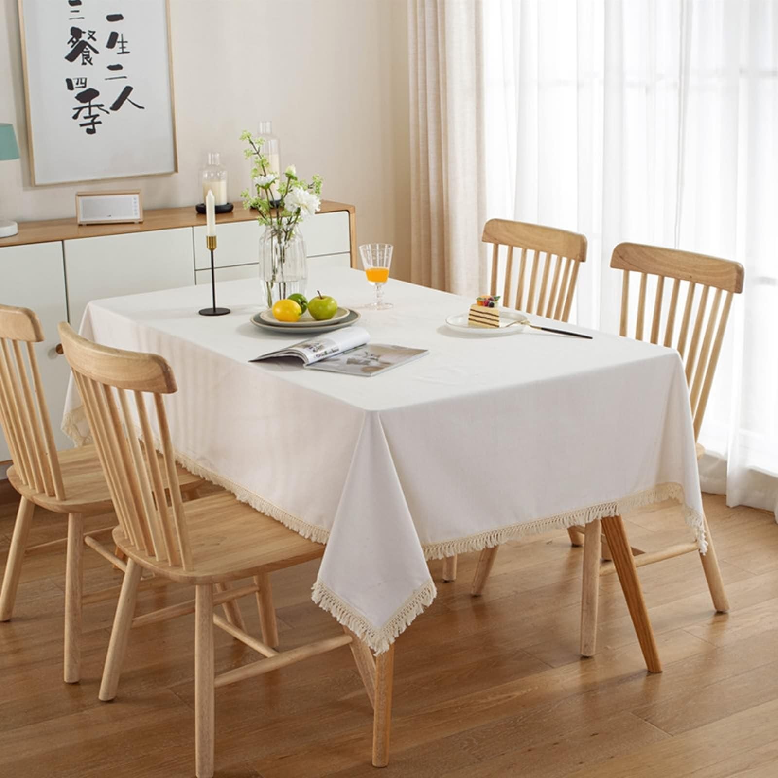 Nappe table exterieur blanche 120x160cm à pompons Beydodo pour vos repas conviviaux au jardin
