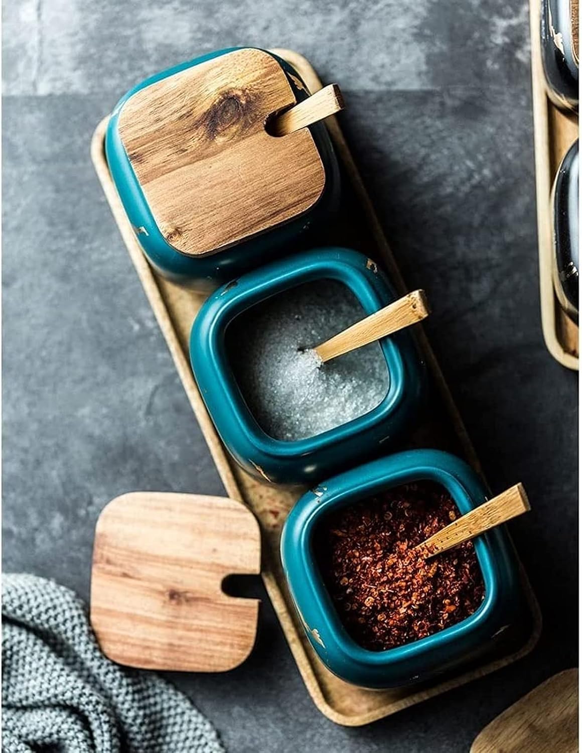 Condiment Can Ceramic Sugar Bowl Seasoning Pot Dust-Proof Seasoning Pot Household Spice Container with Spoon and Bamboo Lid (11.8 Ounces) Spice Jar Storage Bottle Set