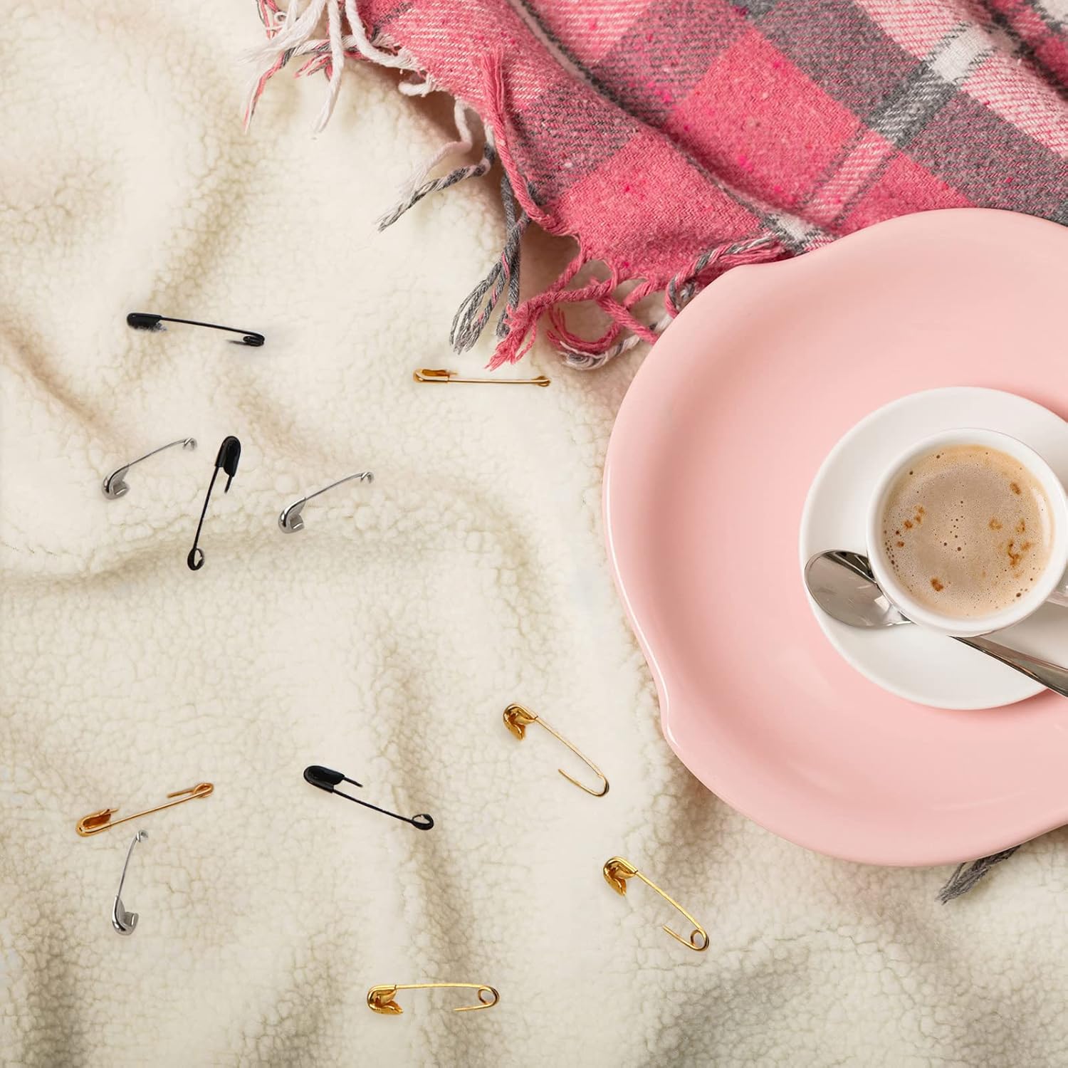 600 Pieces Small Safety Pins, 19 mm Assorted Colored Safety Pins Silver Gold Black,Trimming Fastening Pins for Clothes DIY Craft Accessories