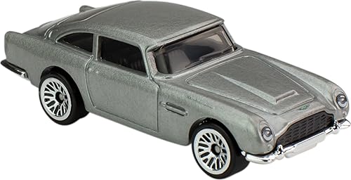 Miniatura 4 de Hot Wheels Paquete de 5 autos de juguete, juego de 5 autos de carreras y deriva rápidos y furiosos en escala 1:64 con decoraciones exclusivas (los