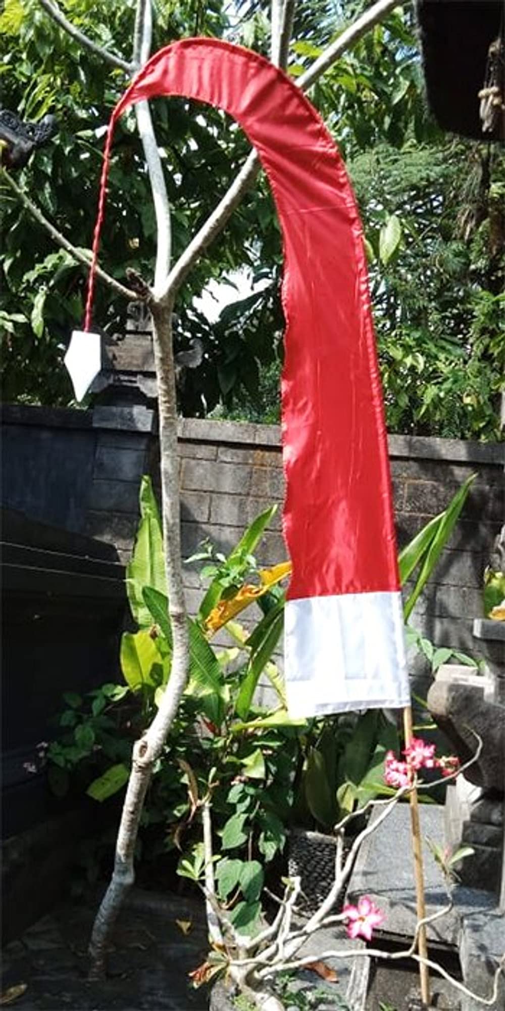 DEKOVALENZ Balifahne SANUR – 3 Meter Lang, Polyesterstoff, Rot, Mit Sturmschlaufe, Ohne Stange