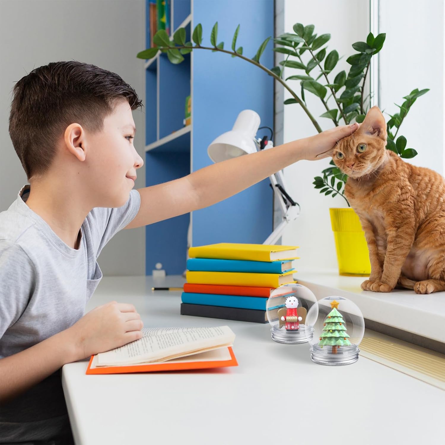 Cabilock 30pcs Fillable Water Globes for Crafts Snow Globe Jars Lid for Wedding Party Decorations and Creative Projects