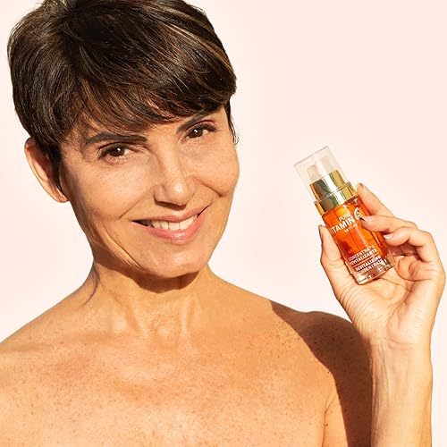 Miniatura 8 de Noche y Día, Suero revitalizador concentrado Día y Noche Vitamina C para la cara, con semillas de naranja amarga, limón, kiwi, 1.02 onzas líquidas