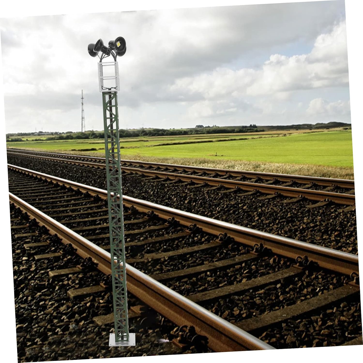 Miniature Traffic Light Model Lamp for Train Scenery Easy Install Signal Light Decor for Sand Table Layout for Model Railroad Enthusiasts
