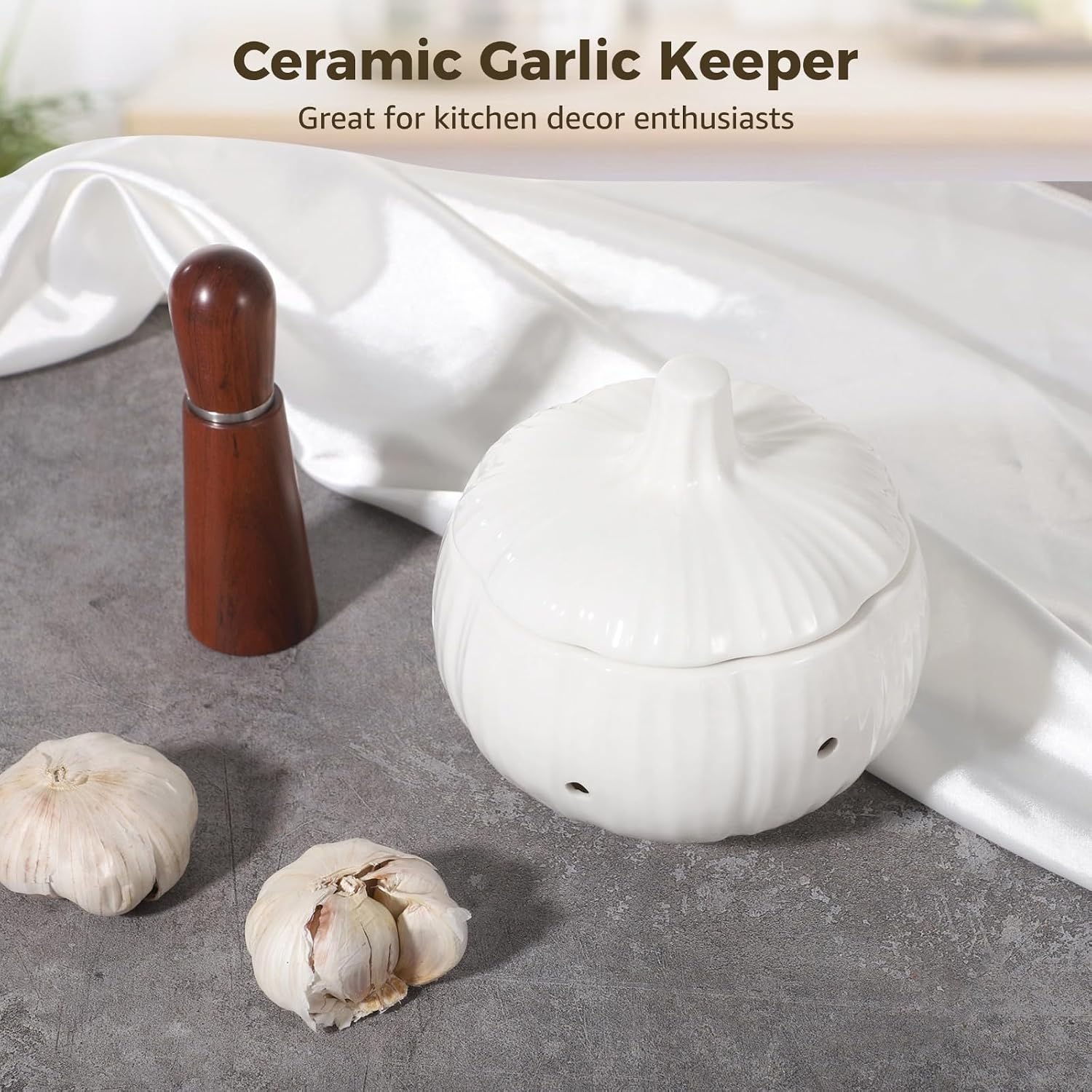 Garlic Keeper with Garlic Shape, Kitchen Storage Garlic Saver, Smooth, Ventilation Holes, Ceramic Garlic Holder for Counter