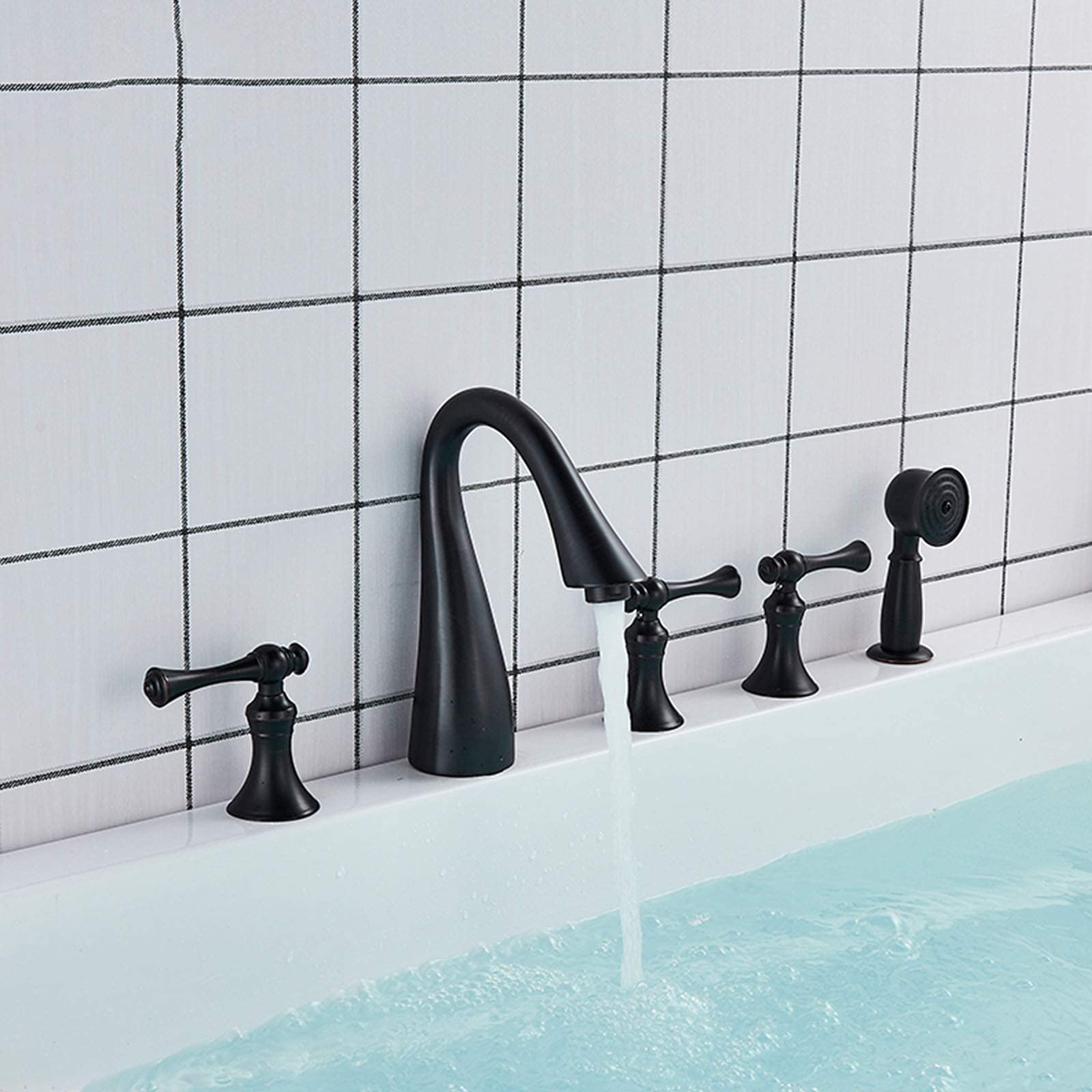 Mitigeur de baignoire en nickel brossé avec douchette, design moderne sur pont