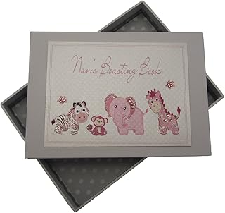 White Cotton Cards - Álbum de fotos del bebé para la abuela (tamaño pequeño), diseño con texto "Nan's Boasting Book" y animalitos de Toys Range, color rosa