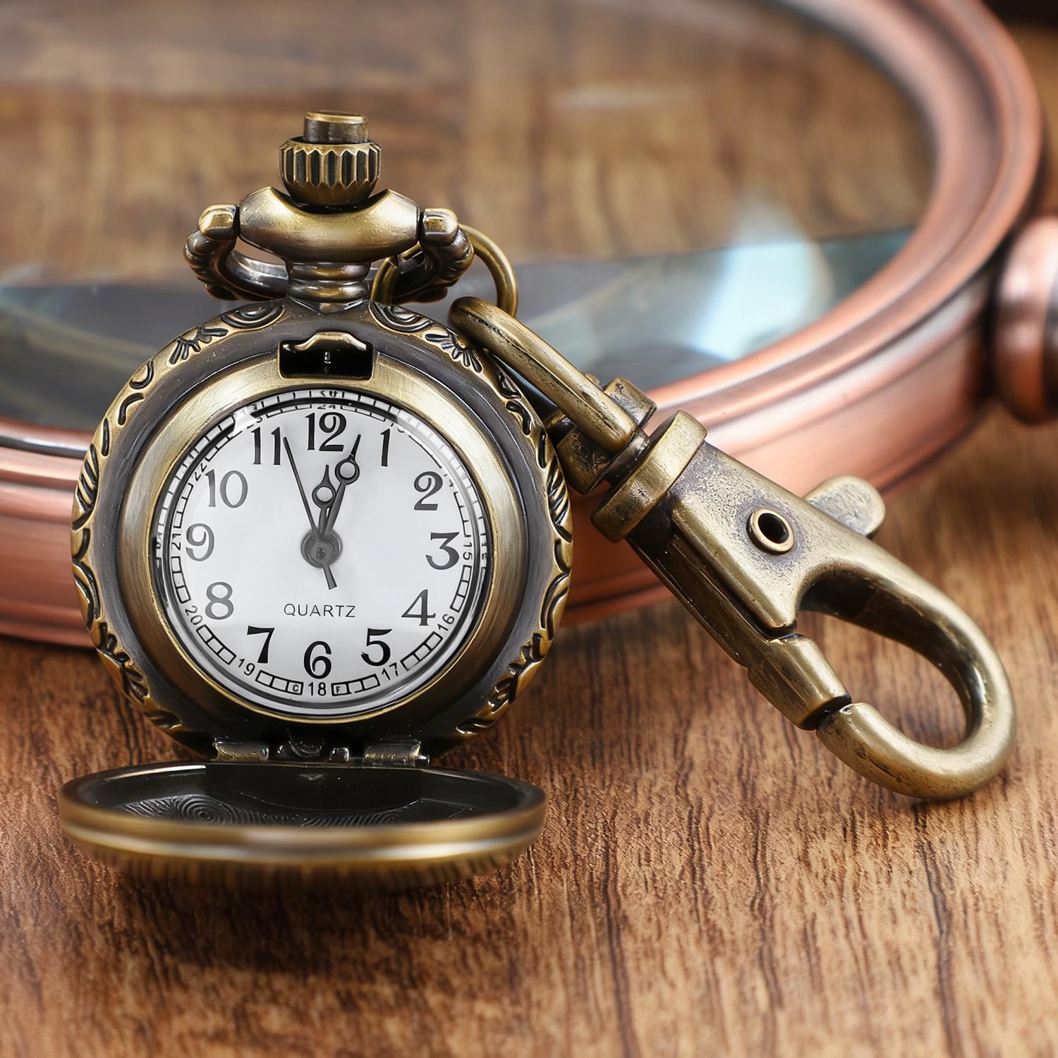 Tiong Vintage Bronze Unisex Mini Quartz Pocket Watch - Small Size with Keychain & Necklace Chain, Retro Neutral Watch Accessories Gift