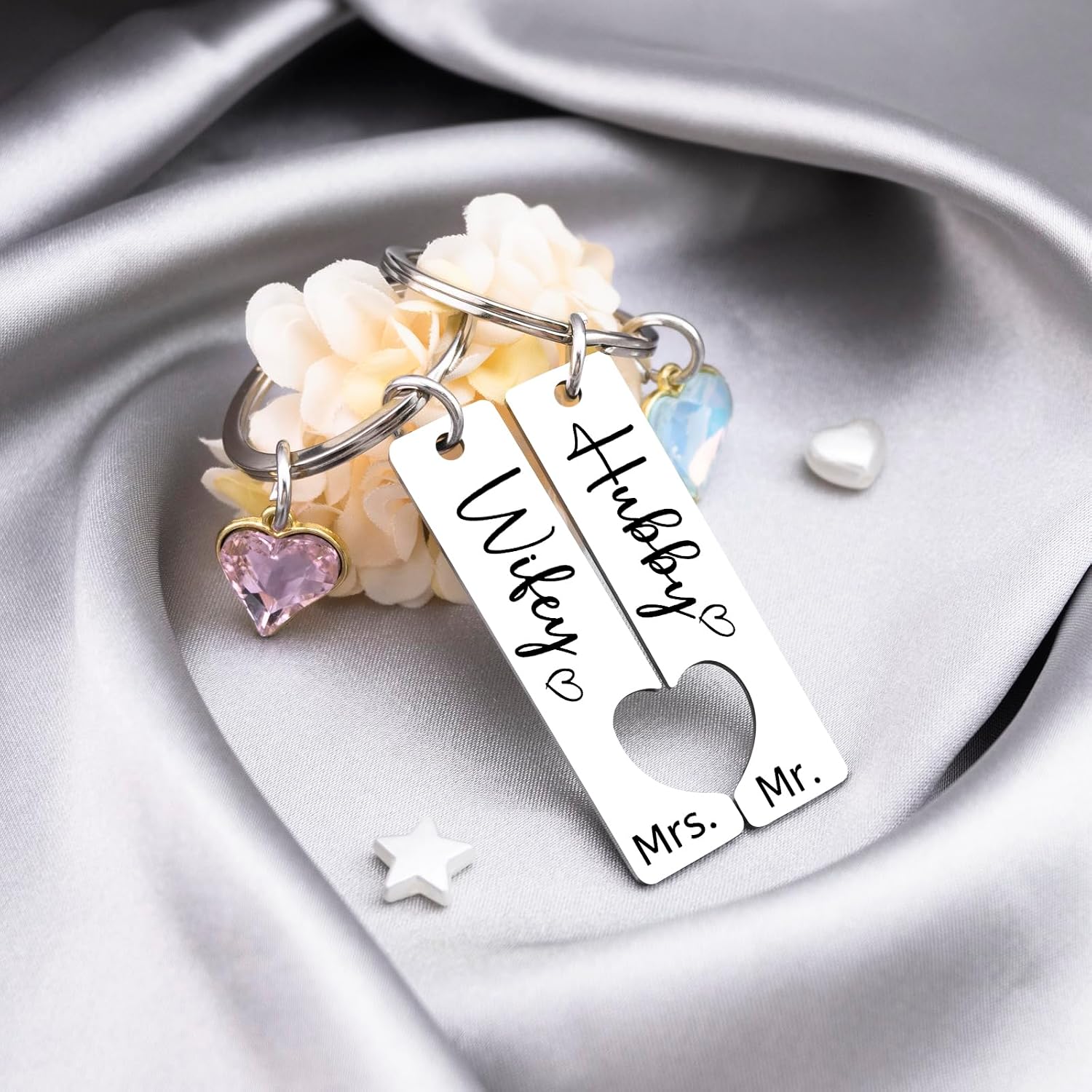 Mr and Mrs Gifts Fathers Day Keychain Gifts for Husband Wedding Gift for Newlyweds Hubby and Wifey Keychain for Bride Groom Bridal Shower Gift for Bride Newly Couple Anniversary Wedding Shower Keyring