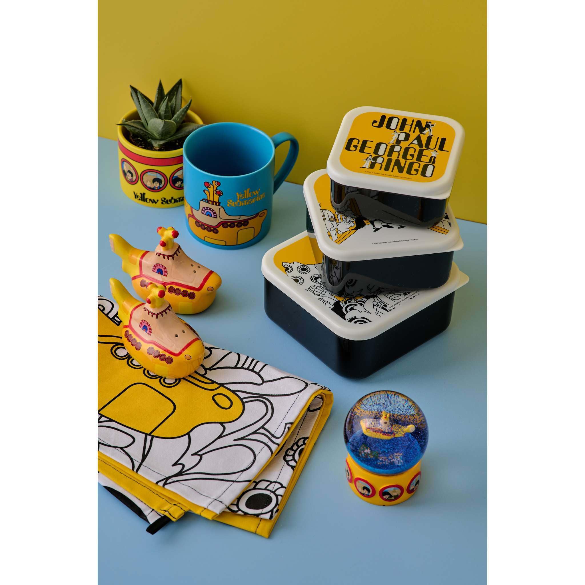 Half Moon Bay Set di 2 saliera e pepiera The Beatles, set di sale e pepiera, colore: giallo sottomarino, set sale e pepiera, regali musicali dei Beatles, accessori da cucina eccentrici