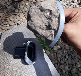 Sucks dust very well....