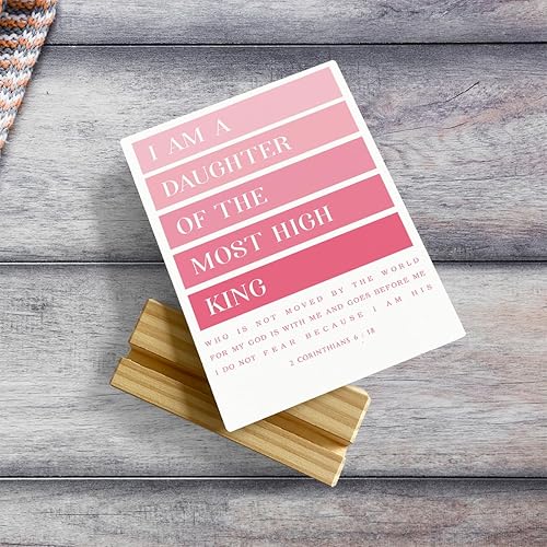 Vista 5 de Decoración de escritorio con versículo bíblico, placa rústica con soporte de madera, rosa 2 Corintios 6 decoración de 18 escrituras, letrero