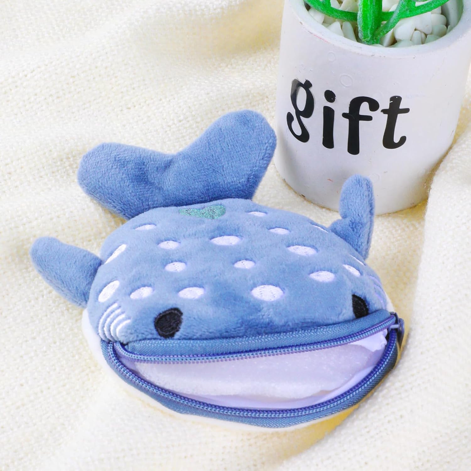 WLLHYF Shark Coin Purse Cute Small Wallet Plush Cartoon Cosmetic Items Bag Animal Zipper Keychain Change Purse Mini Earphone Bag Funny Novelty Coin Pouch for Women(Blue)