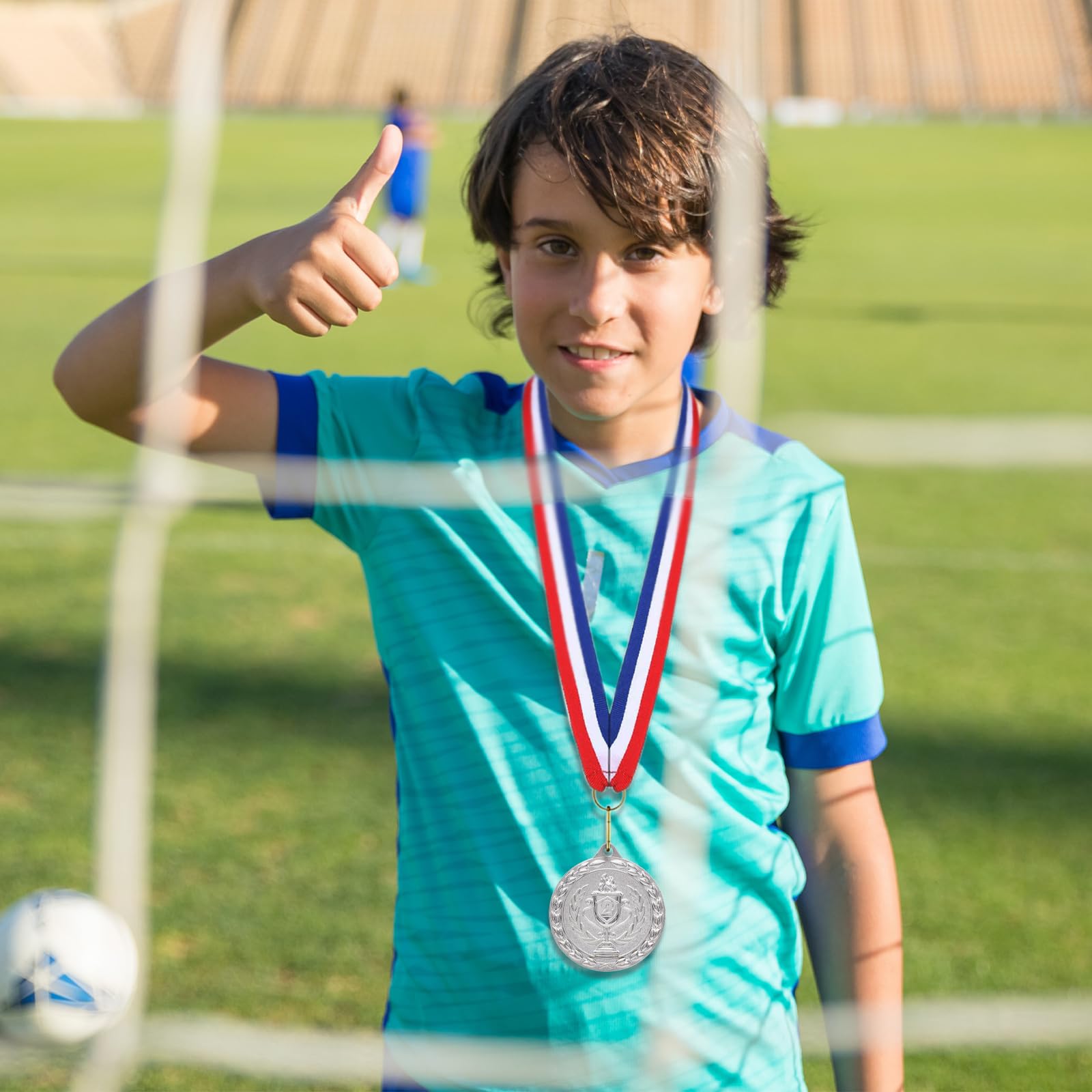 File:Gouden, zilveren en bronzen medailles van de Maatschappij tot Redding van D