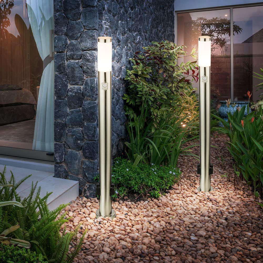 2er Set Außen Steh Lampen Bewegungsmelder 2x Steckdosen Garten Beleuchtung Einfahrt Hof Säulen Stand Leuchten