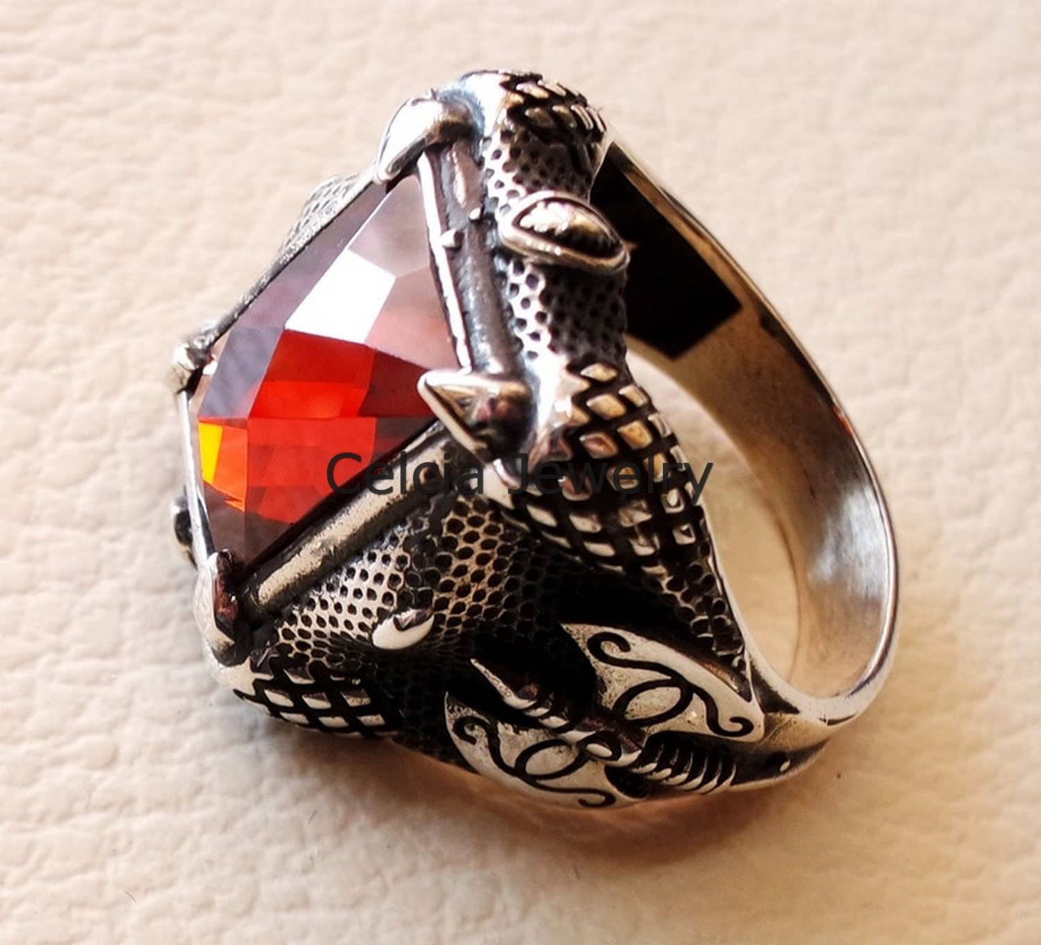 Anillo de hacha medieval de piedra preciosa de granate natural, anillo de hombre clásico hecho a mano, anillo de regalos de boda de promesa de declaración
