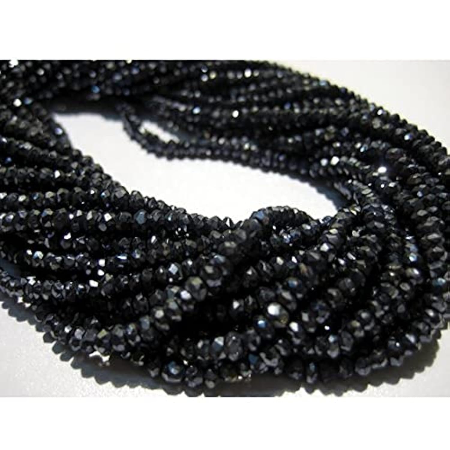 Perles spinelle noire 3mm rondelles facettées pour finir vos bijoux fins sans trier