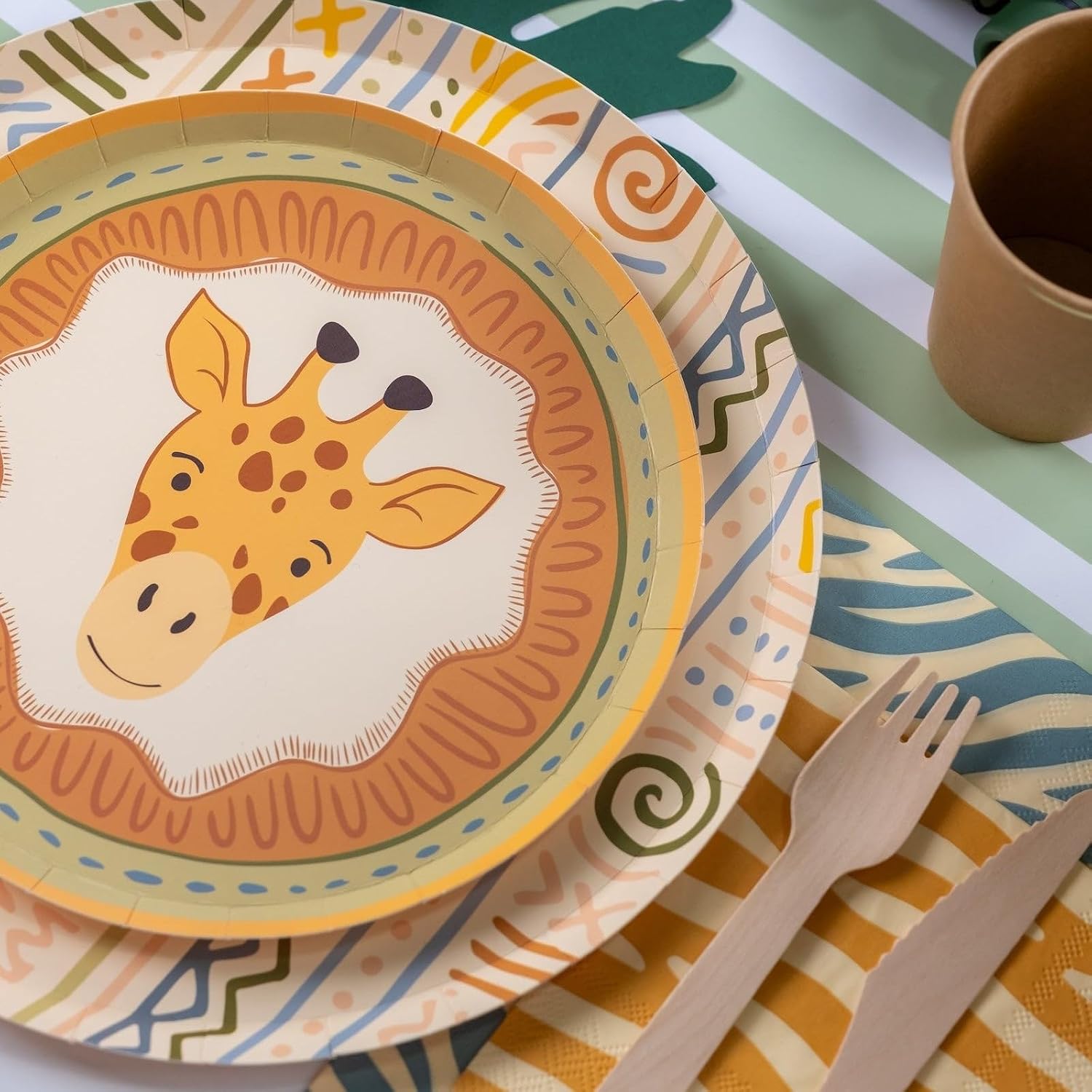 Safari Paper Dinner Plates, 8 Pack, 10.5 Inch Playful Pattern Party Plates for Birthdays, Baby Showers and Themed Celebrations