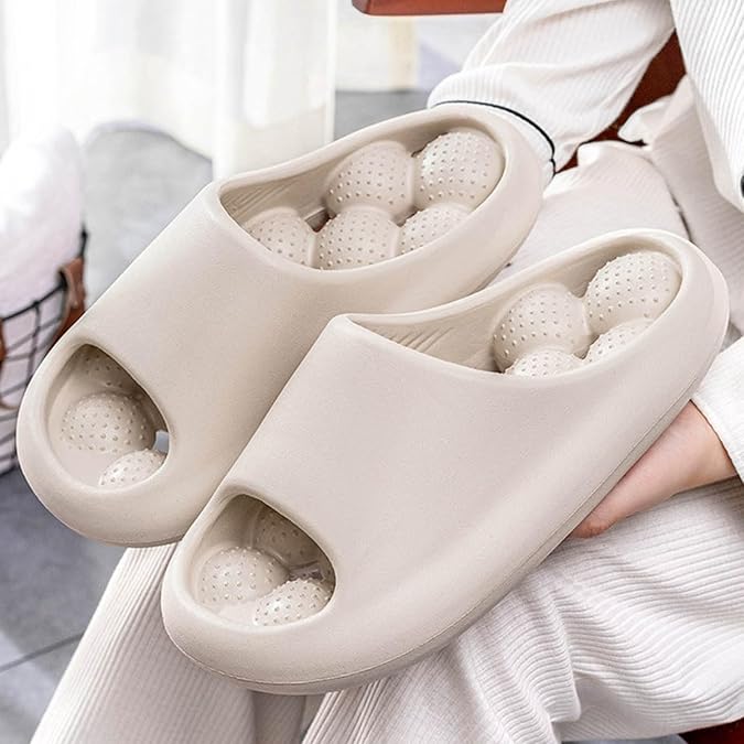 Pillow Slippers for Women Men Bubble Slides Non Slip Massage Slippers Cushion Thick Sole House Slippers Beach Sandals