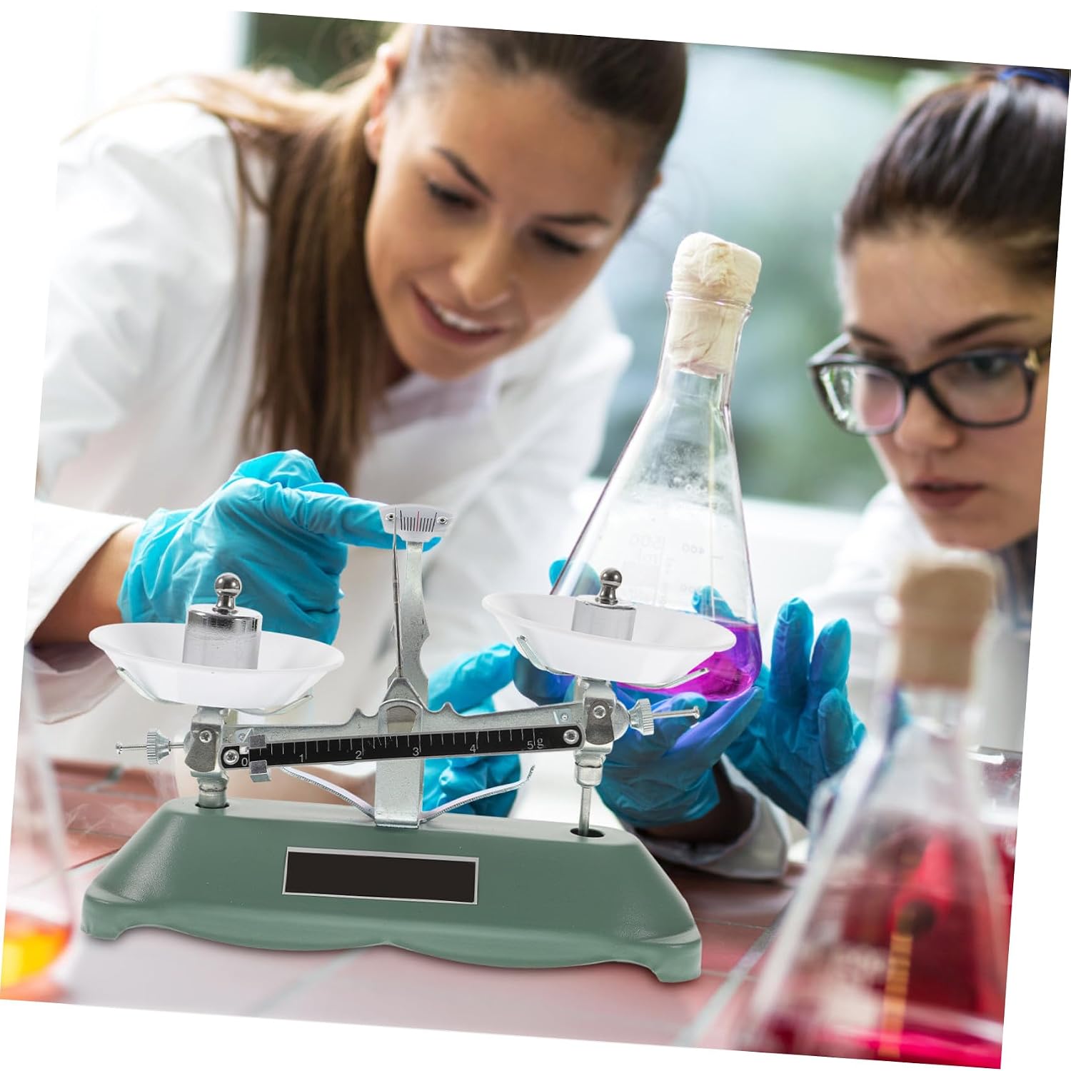 GANAZONO Mechanical Three-Beam Balance Scale for Laboratory Teaching, 200g Mechanical Laboratory Balance with 6 Weights and Tweezers, Portable Educational Scale for Classroom Use