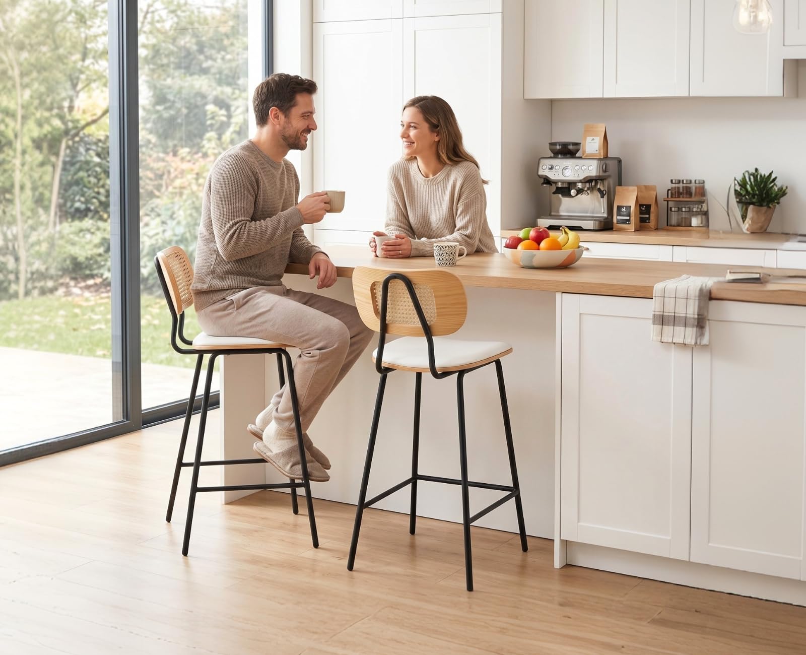 chairus Juego 2 de Taburetes Bar con Asiento de Polipiel Sillas Barra con Respaldo Ratán, Taburetes Bistró Modernos con Patas de Metal para Isla de Cocina, Blanco