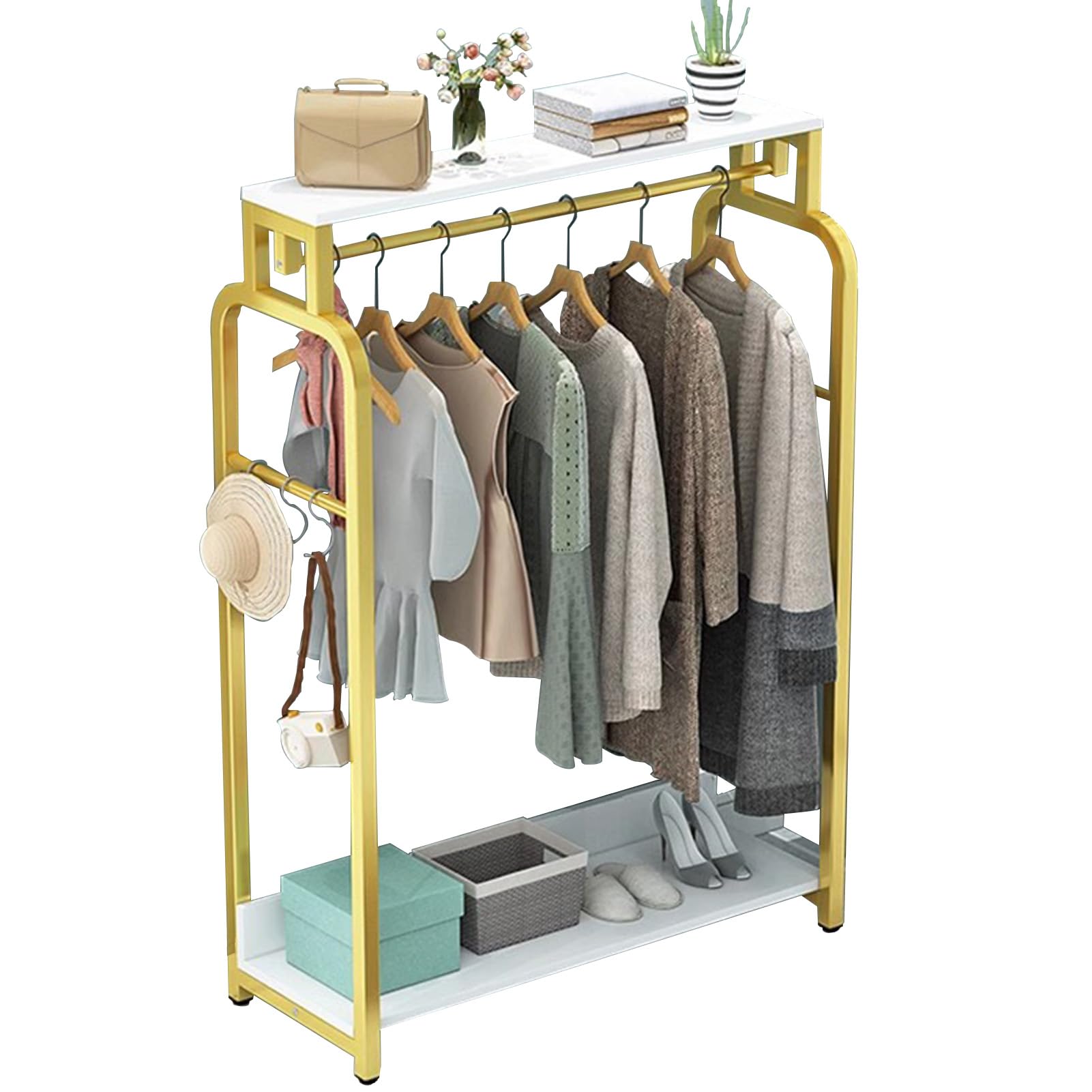 Tringle simple dorée pour vêtements avec étagère basse et tapis antidérapant stable