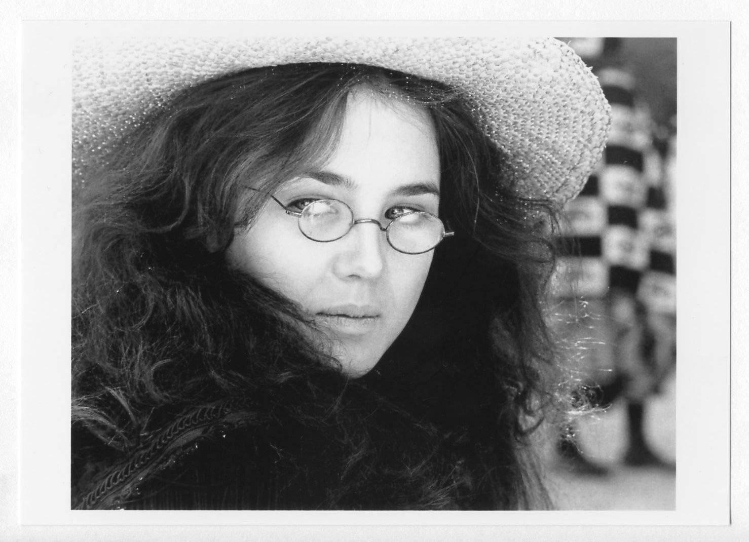 Amazon.co.jp: イザベル・アジャーニ 写真(中) Portrait Photograph