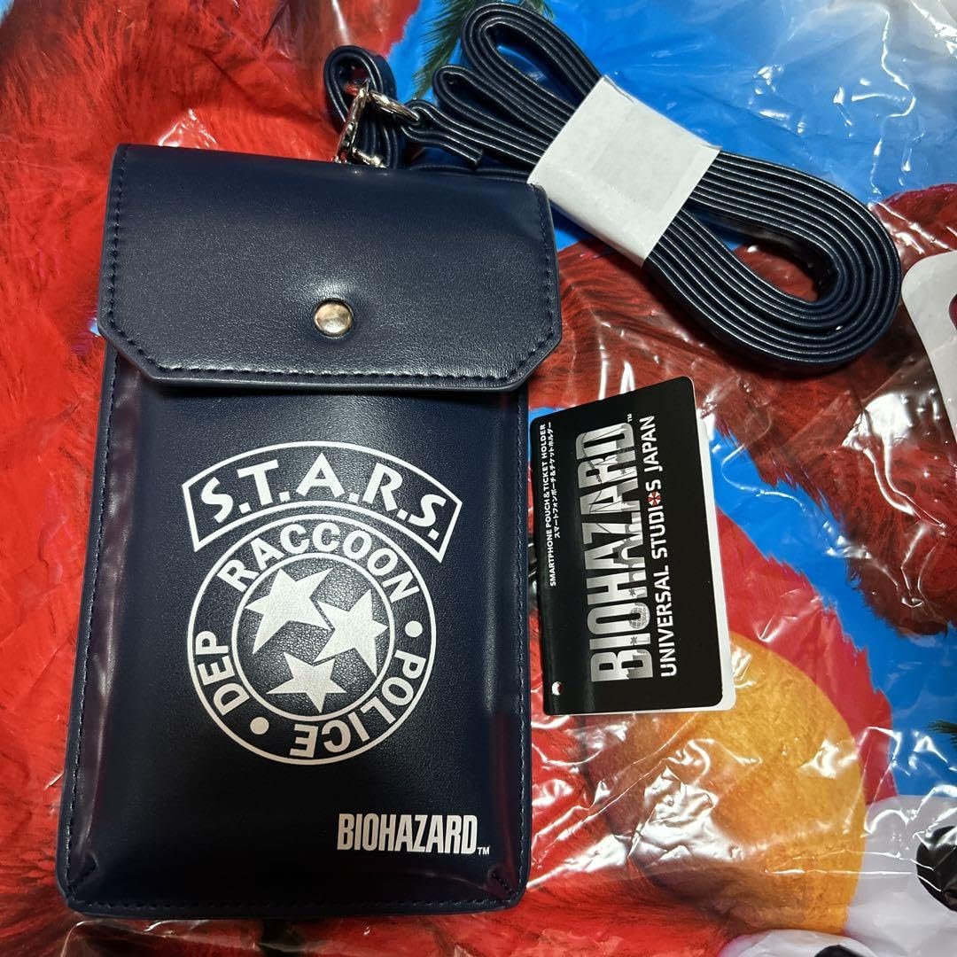 2024　USJ限定 バイオハザード　スマホファンポーチ＆チケットホルダー グッズ情報！ バイオハザードのスマートフォンポーチ＆チケット