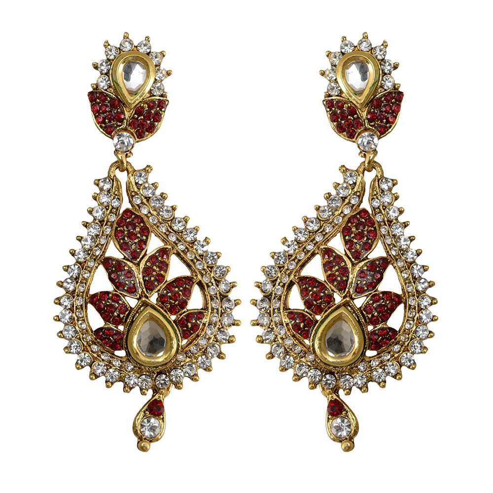 Earring and Maang Tika Set with Intricate Design