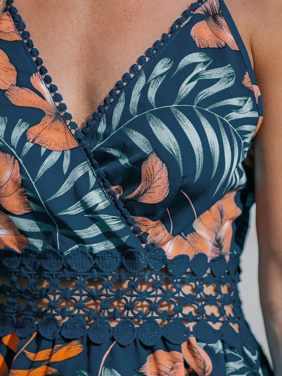 CUPSHE Sommerkleid Damen Mini mit V-Ausschnitt und Häkeleinsatz