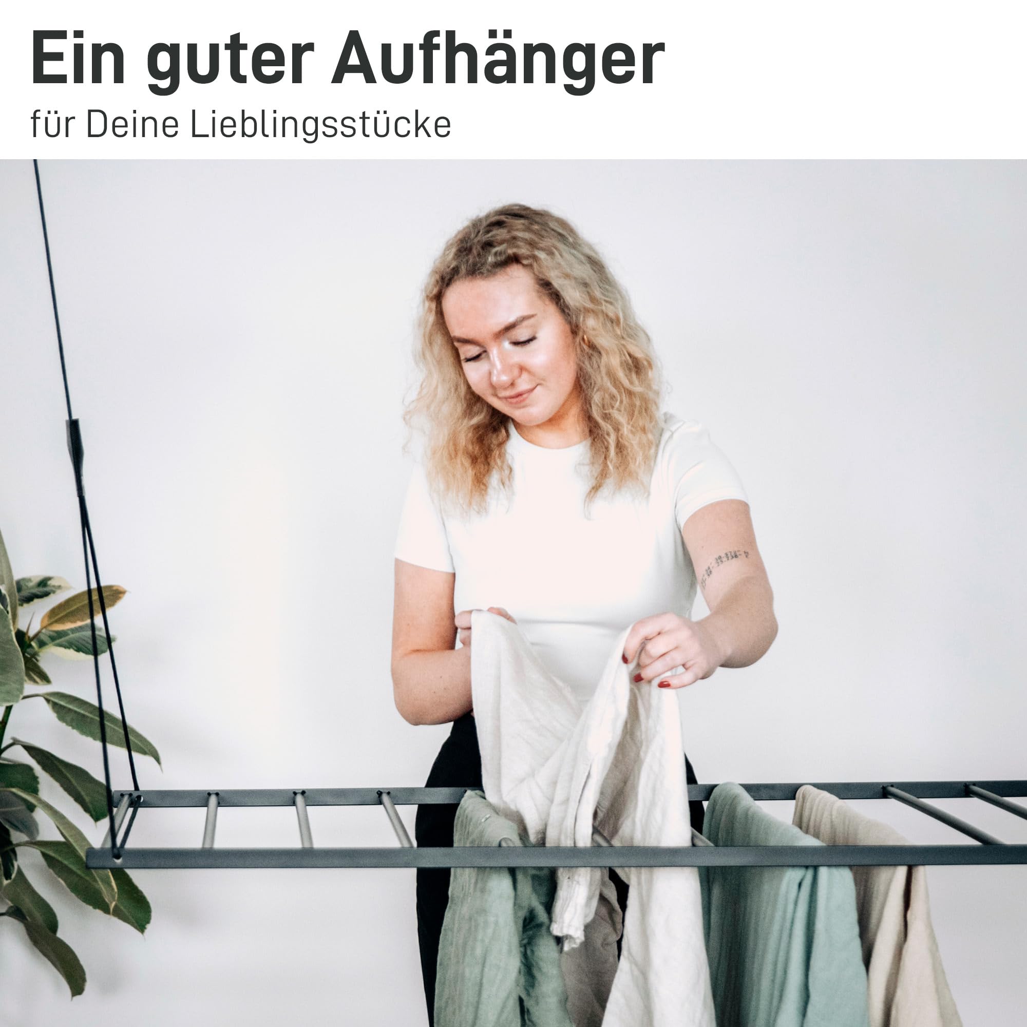 Natural Goods Berlin platzsparender Wäscheständer Swing 56x110 cm schwarz/Deckenwäscheständer aus robustem Stahl/Stabiler Wäscheständer Decke/Deckenwäschetrockner mit raumsparendem Design