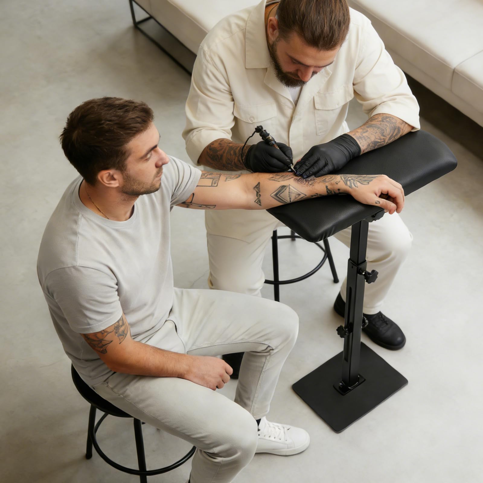 Bracciolo per tatuaggi, portatile, in lega di alluminio, con pannello in poliuretano girevole a 360°, altezza regolabile da 56 a 88 cm, supporto per braccioli e gambe, accessorio per tatuaggi