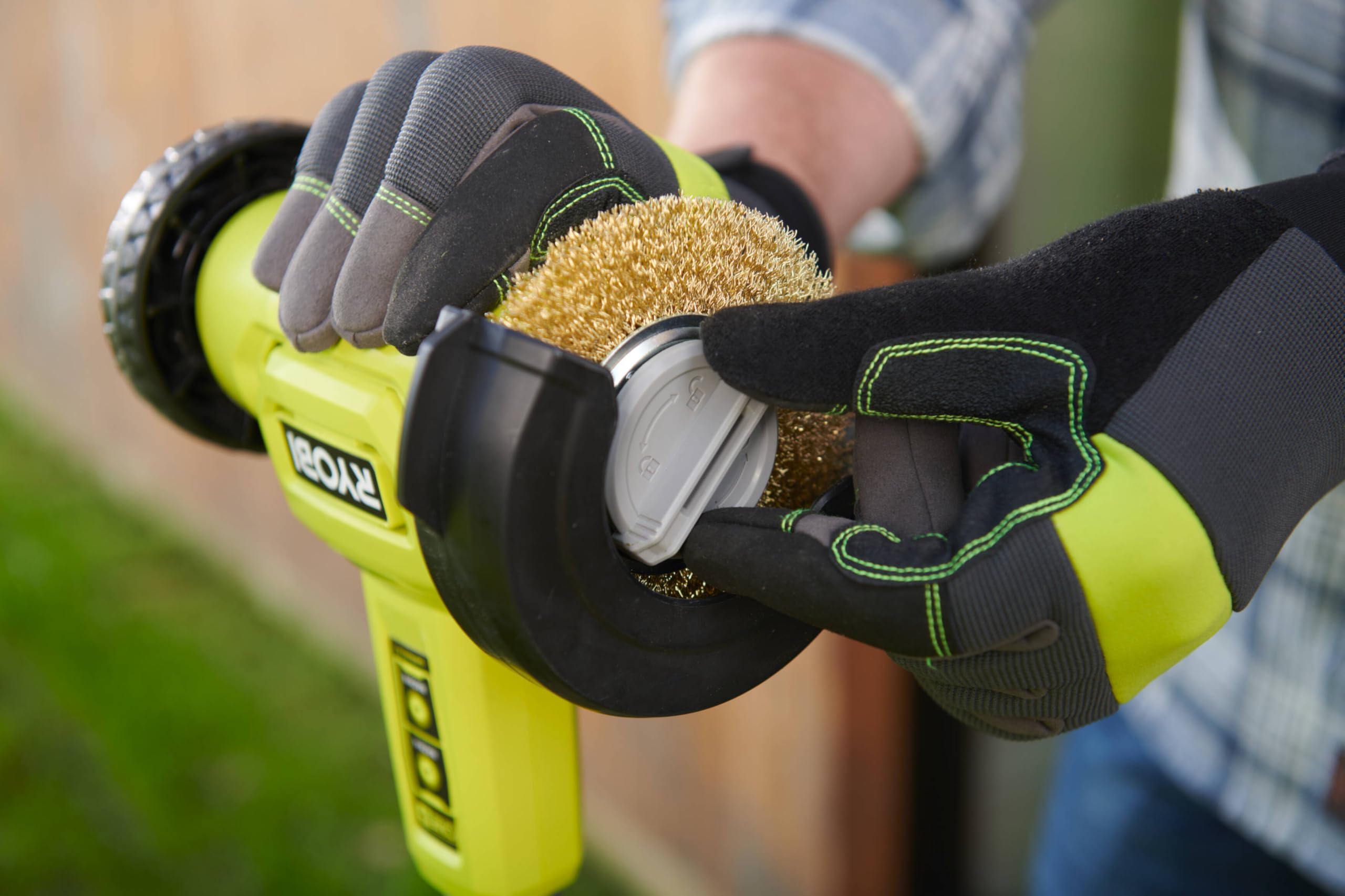 RYOBI 18 V ONE+ Akku-Fugenreiniger RY18PCC-120, mit Drahtbürste, inkl. 1x 2,0 Ah Akku und Ladegerät
