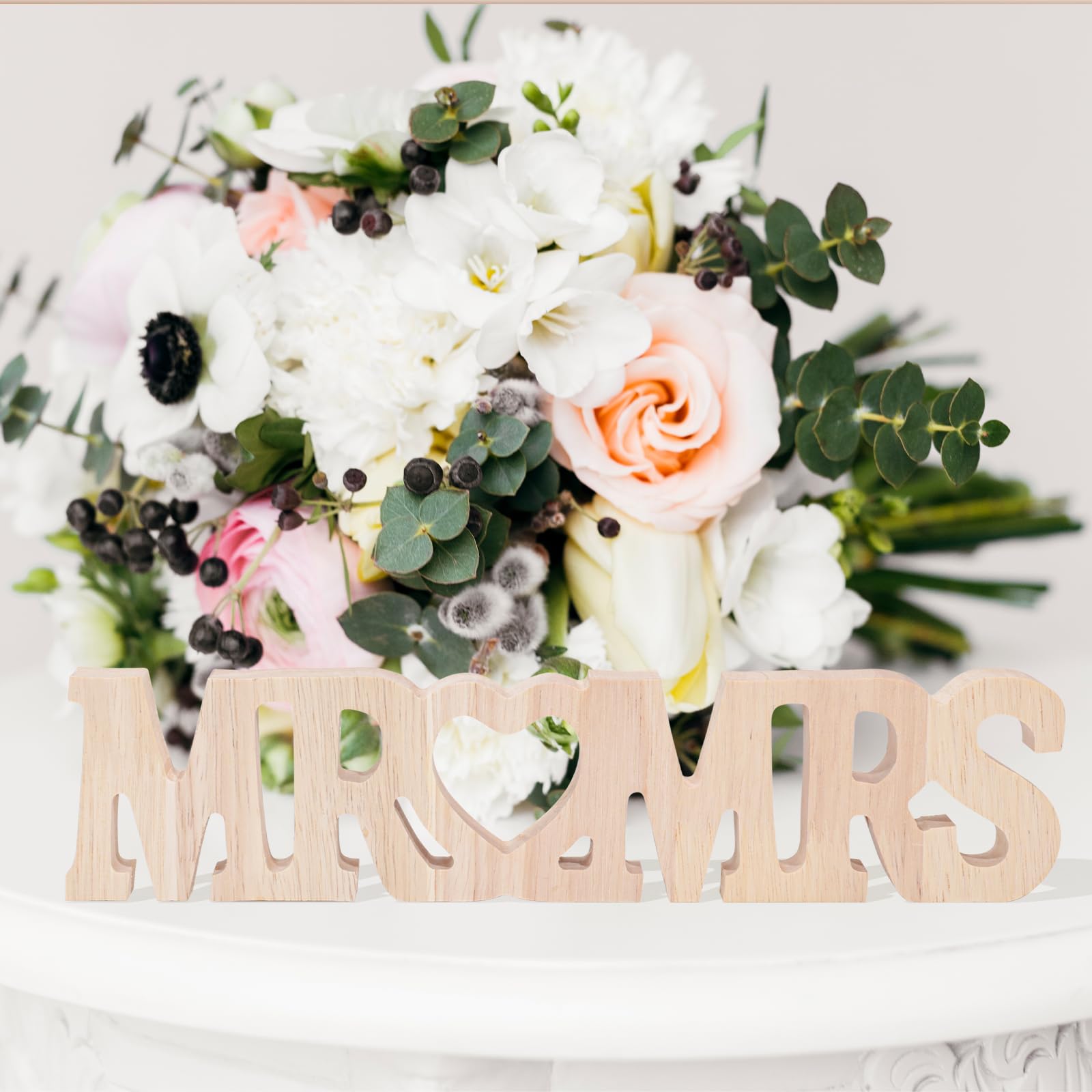 Tapis et Ensembles Coffret Cadeau de Mariage 10 Pièces, Bambou avec Planche, Verres, Dessous de Verre, Ustensiles de Cuisine, Support et Décoration MR & MRS,Cadeau Couple Marié