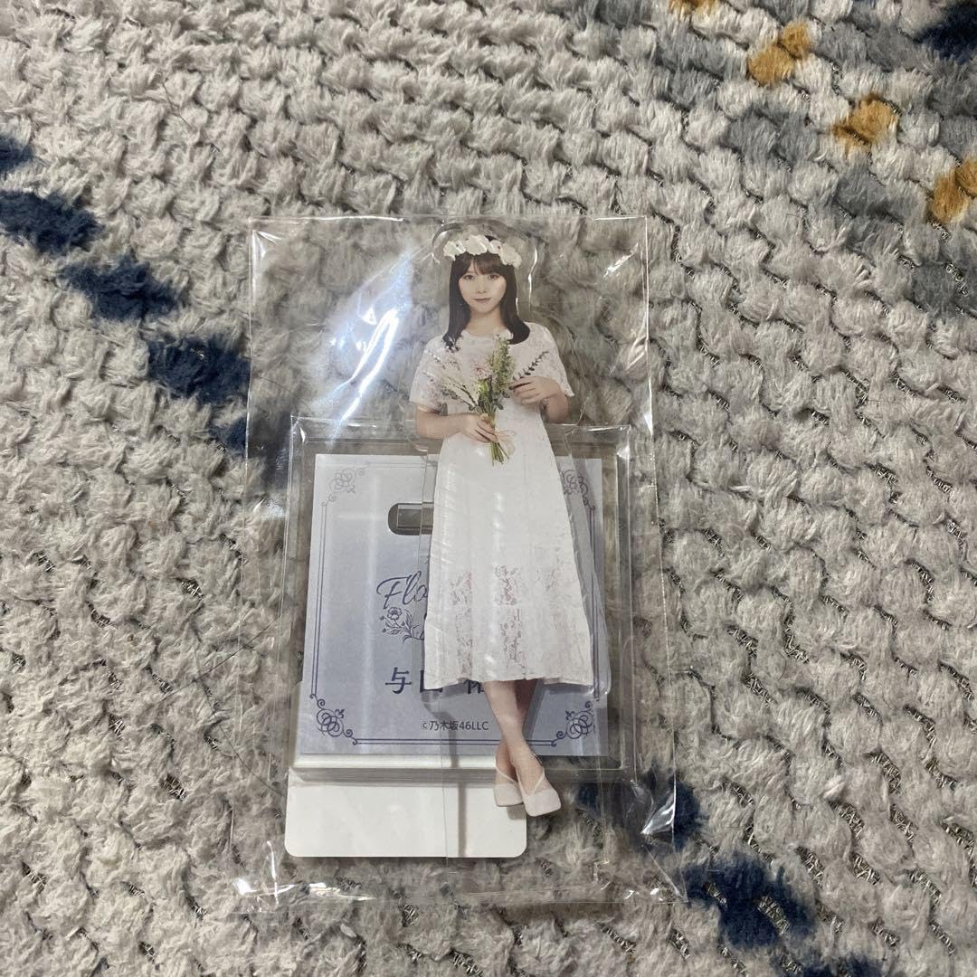 乃木坂46与田祐希 BIGアクリルスタン ド 与田祐希 乃木坂46 BIGアクリルスタンド - メルカリ