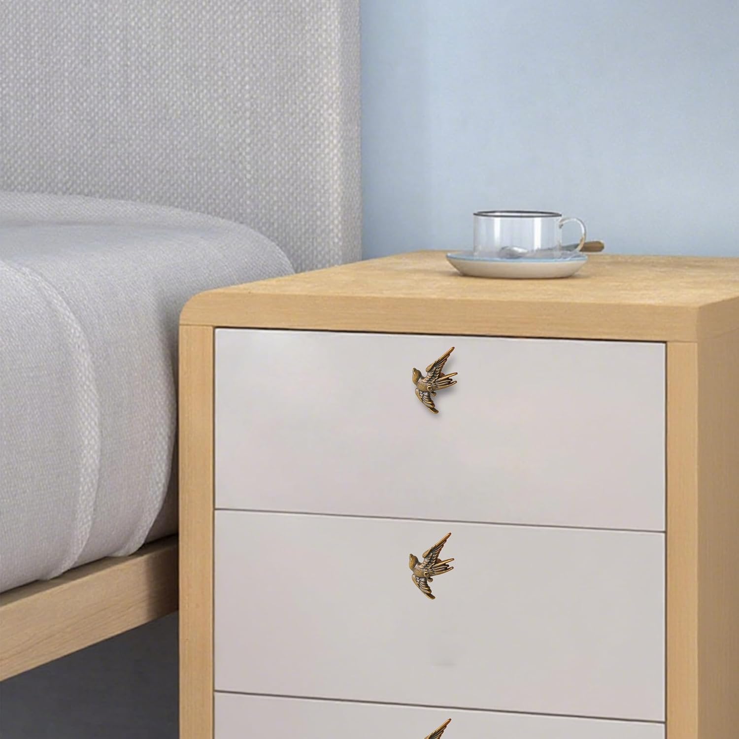 Swallow Bird Cabinet Knobs, Vintage Bronze Zinc Alloy Single Hole Pulls, Decorative Flying Bird Drawer Handles for Dresser, Kitchen Cabinets, Furniture (4 Pcs)