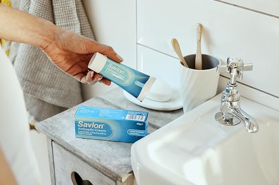 Savlon Antiseptic Cream, Cleanses & Helps Prevent Infection, First Aid for Minor Cuts & Wounds, Spots, Blackheads, Nappy Rash, Sunburn, Sores & Blisters (60g, 2 pack)