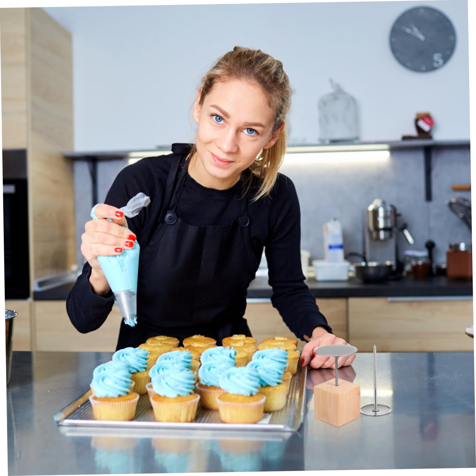 PRETYZOOM 4sets Attrezzi per Decorare Torte con Chiodi per Fiori Inossidabile e Base Legno Kit Completo per Creare Fiori Pasta di Zucchero e Decorazioni per Torte per Feste e Occasioni
