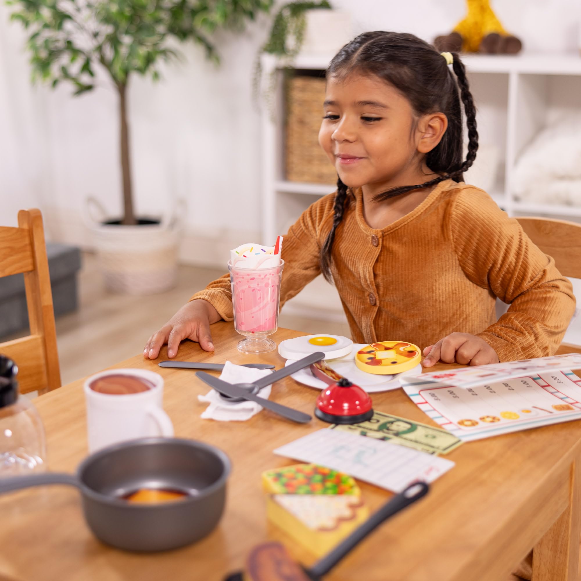 Melissa & Doug – zabawkowy zestaw gwiezdna restauracja | zabawa z odgrywaniem ról | zestaw zabawkowy | 3+ | prezent dla chłopca lub dziewczynki