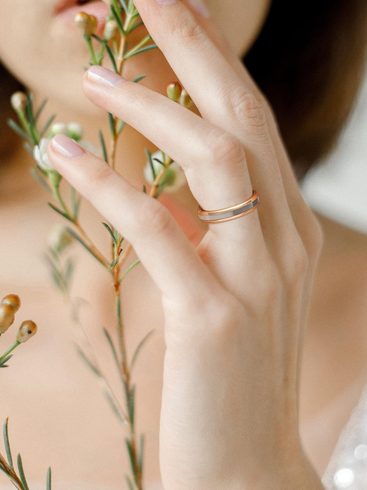 Vakki Ringe aus Roségold 4mm Wolfram Ring für Damen Weißer Perlmutt Ehering Frauenring für Hochzeit, Versprechen, Täglich, Größe 49(15.6) bis 62(19.7)