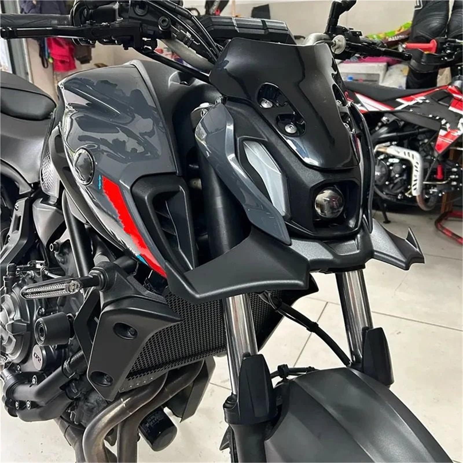 Front Bumper Splitter dachowy Pasuje do YAMAHA MT 07 2021 2022 2023 Naked Front Downforce Spoiler Winglet Aerodynamiczny zestaw skrzydeł