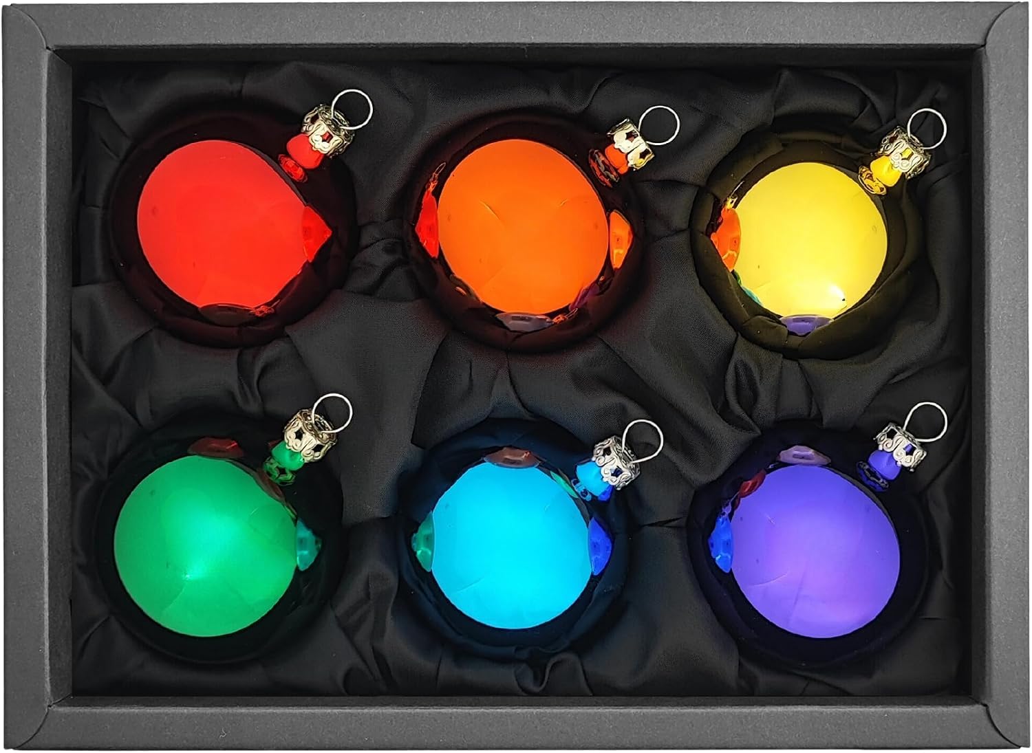 Love is Love - 6 cm Weihnachtskugeln Regenbogenfarben