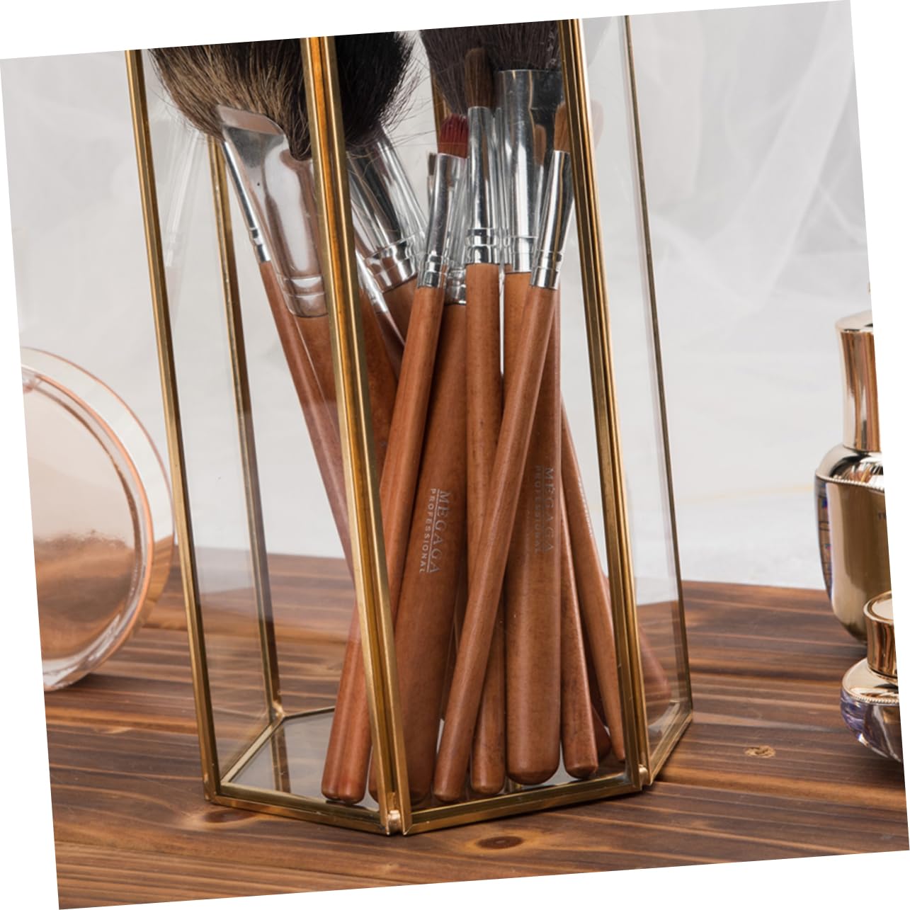 Mikinona Retro Hexagonal Makeup Brush Holder z Przezroczystego Szkła i Mosiądzu Przechowywanie Akcesoriów Kosmetycznych Organizer Do Makijażu z Pokrywą