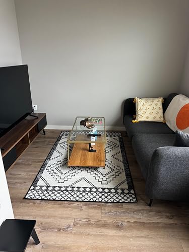 Review Image by Vcm