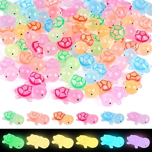 FOIMAS Mini figuras de tortugas marinas, 60 piezas que brillan en la oscuridad para manualidades, decoración de jardín, decoración del hogar y fiesta