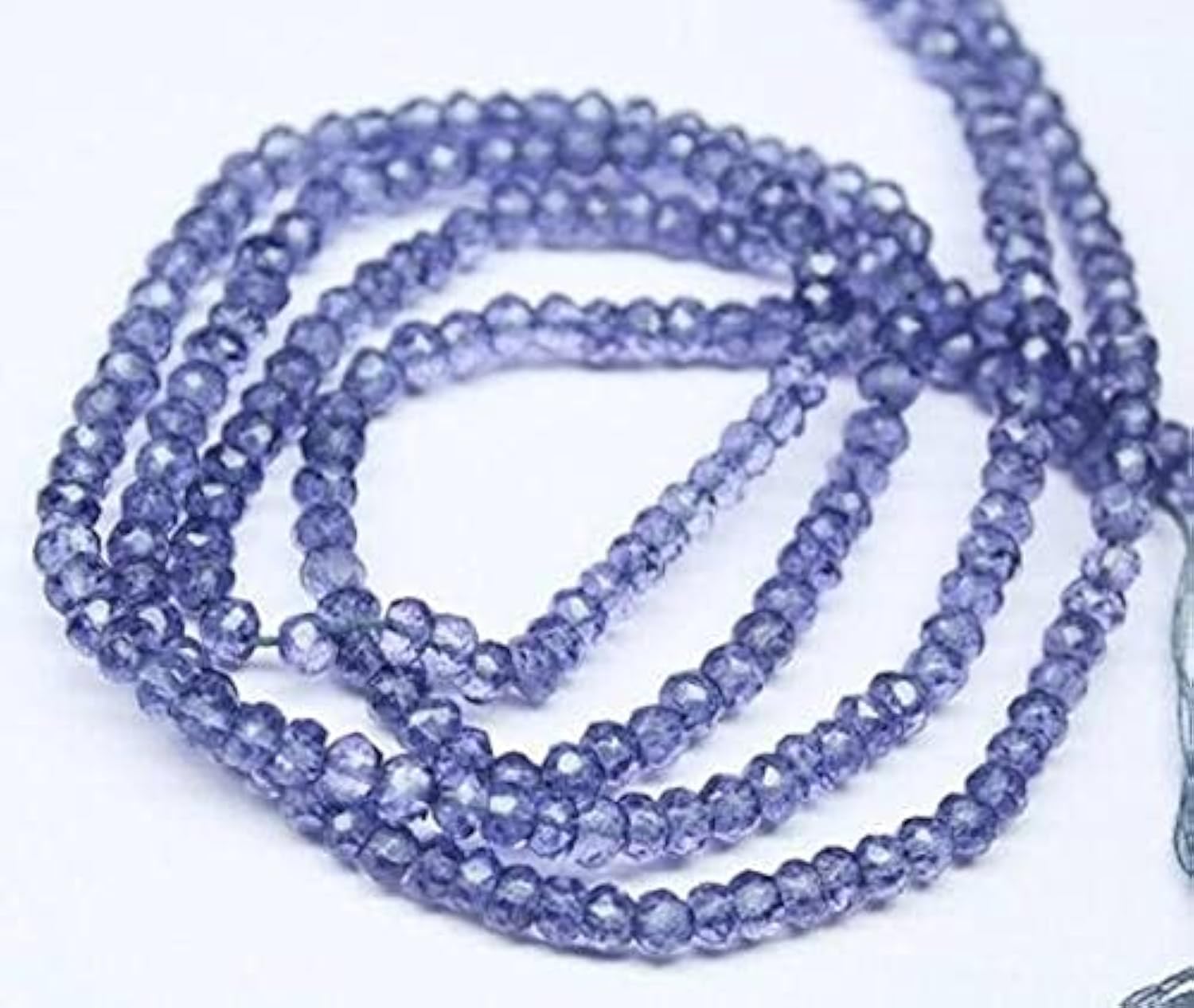 Perles iolite bleue de 3mm en rondelles pour réussir vos enfilages fins
